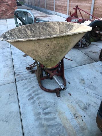 Vicon pendel Meststofstrooier beschikbaar voor biedingen