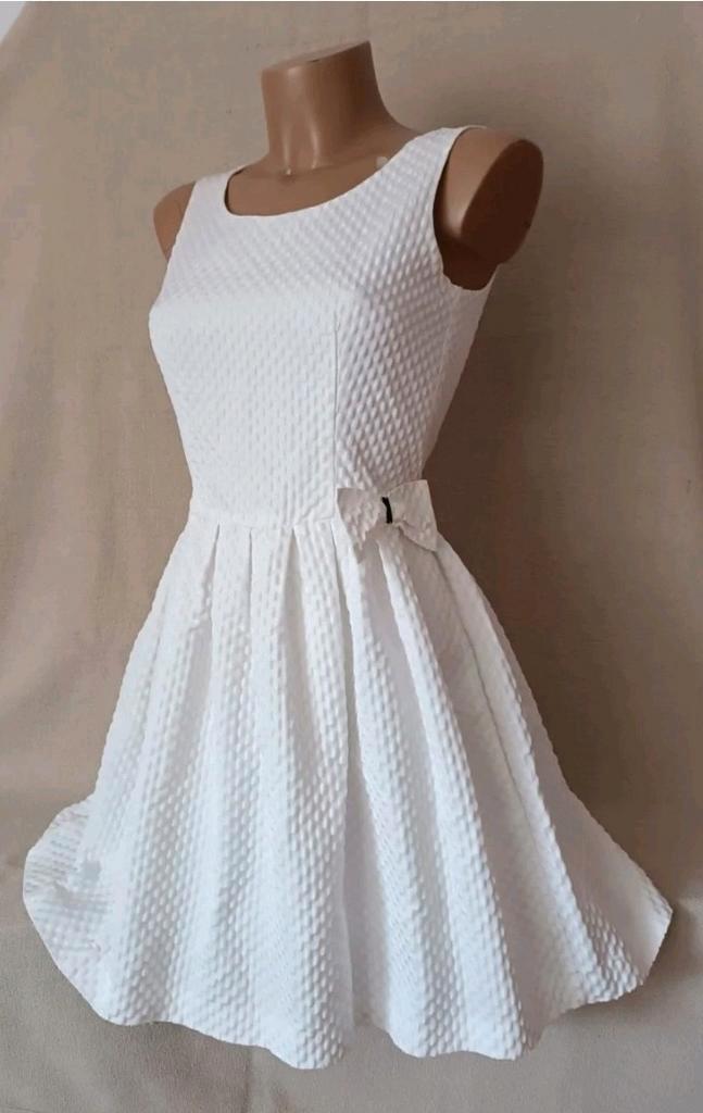Robe blanche Gaultier Junior taille XS / S, Vêtements | Femmes, Robes, Comme neuf, Enlèvement ou Envoi