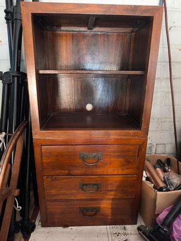 Set van twee Japanse meubels in vintage staat beschikbaar voor biedingen