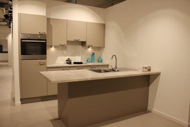 Cuisine moderne avec îlot, Maison & Meubles, Cuisine | Éléments de cuisine, Neuf, 200 cm ou plus, 200 cm ou plus, 50 à 75 cm, Autres couleurs