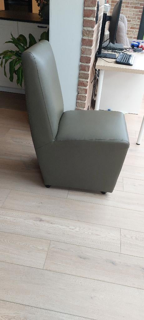 Gratis eetkamerstoelen, Huis en Inrichting, Stoelen, Gebruikt, Vier, Ophalen