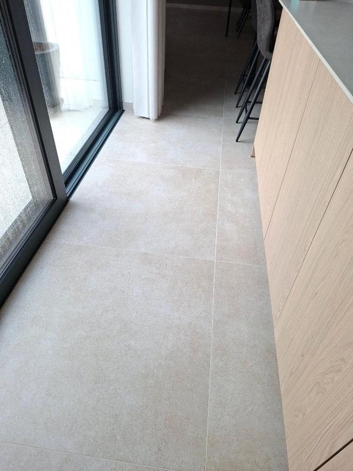 34m² keramische tegels beige 90 x 90 met 20 plinten, Bricolage & Construction, Dalles & Carrelages, Neuf, Carrelage de sol, 60 cm ou plus