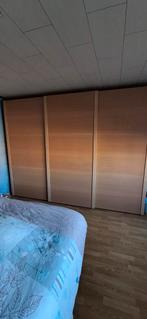 Stevige kleerkast met schuifdeuren + commode met spiegel, Ophalen