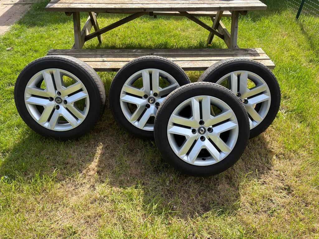 Renault clio 5 wielen met reserve wiel bij, Autos : Pièces & Accessoires, Pneus & Jantes, Enlèvement, Pneu(s)