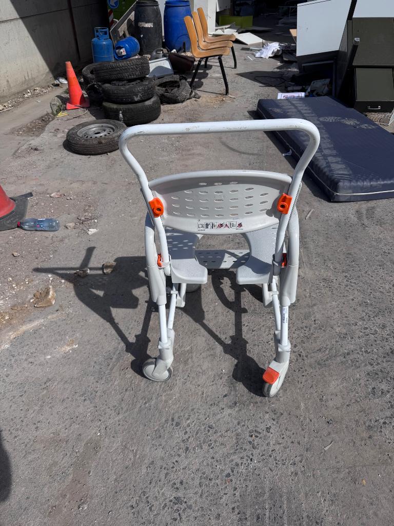 Chaise médicale  douche, Enlèvement, Utilisé