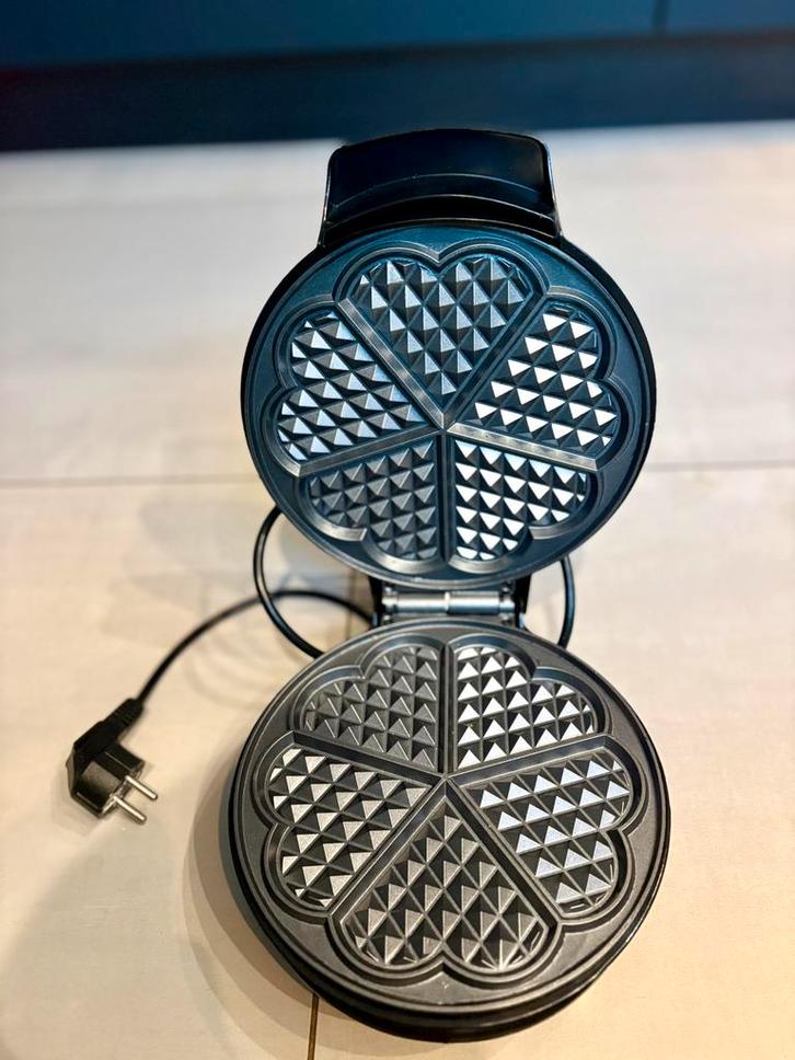 Bestron hartvormige wafelijzer, Elektronische apparatuur, Wafelijzers, Zo goed als nieuw, Verzenden