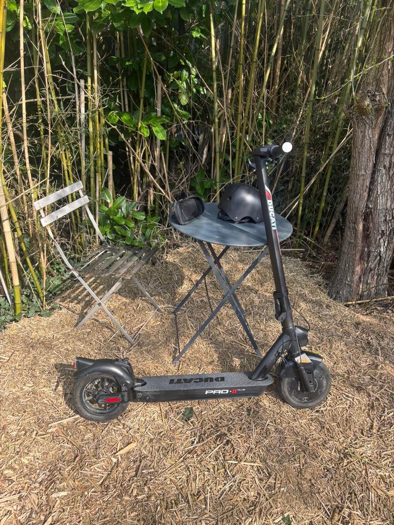 Trottinettes electrique Ducati pro 2 plus, Fietsen en Brommers, Steps, Zo goed als nieuw, Ophalen of Verzenden