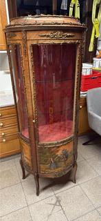 Rococo/Louis XV stijl vitrine kast–gebogen glas–Spaans, Enlèvement