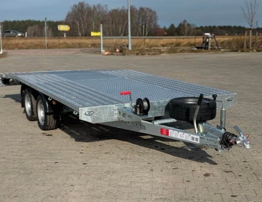 Nieuwe Autotransporter compleet uitgerust, Ophalen