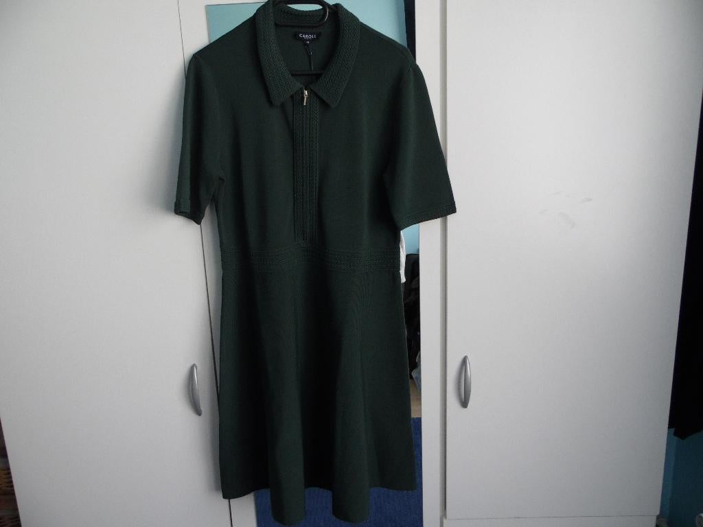 ROBE   CAROLL      R-MALOU        NEUF, Vêtements | Femmes, Robes, Neuf, Taille 38/40 (M), Enlèvement ou Envoi, Vert