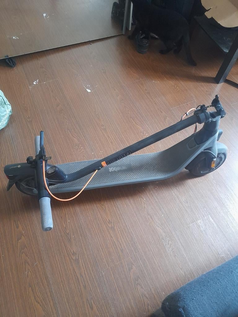 Trottinette ninebot à réparer, Vélos & Vélomoteurs, Enlèvement ou Envoi