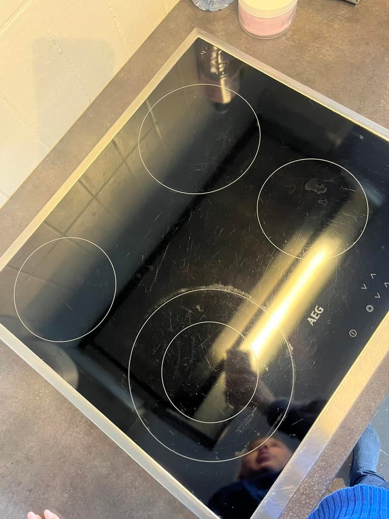 Keramische kookplaat AEG, Electroménager, Tables de cuisson, 4 zones de cuisson, Enlèvement, Utilisé, Encastré