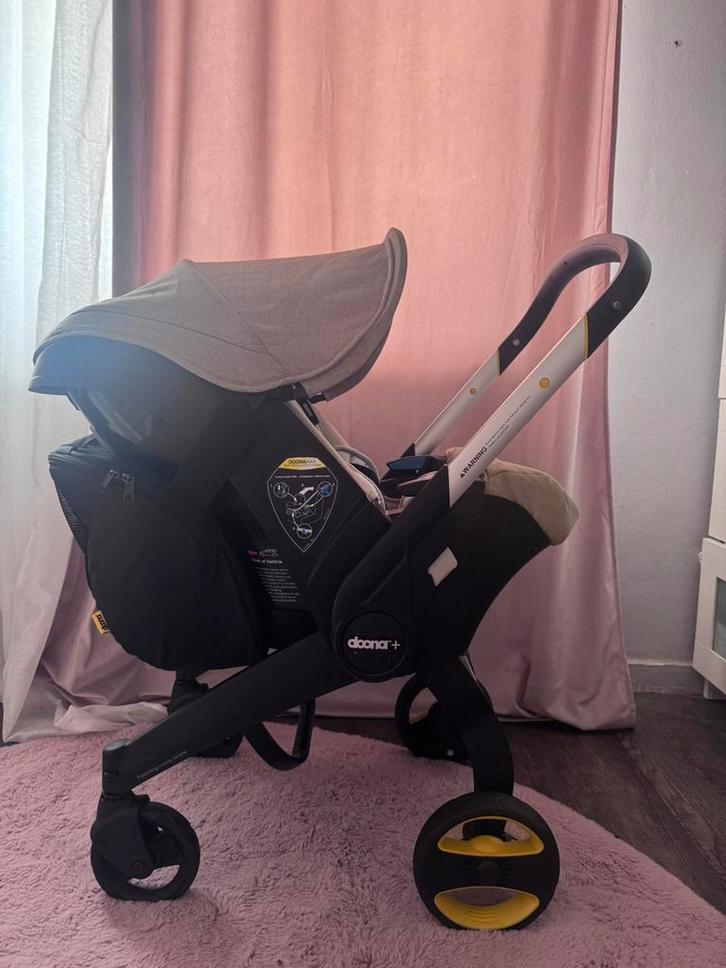 Doona kinderwagen, Kinderen en Baby's, Buggy's, Zo goed als nieuw, Regenhoes, Ophalen
