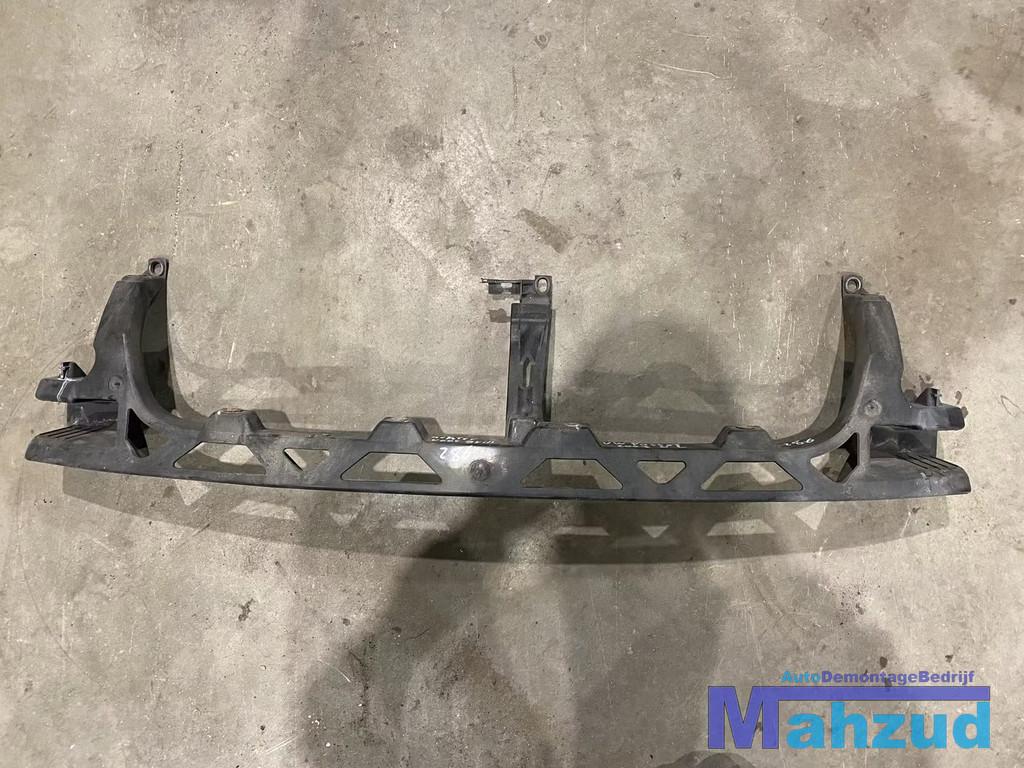 VW PASSAT 3B3 grille houder 2000-2005, Gebruikt, Volkswagen, Volkswagen AG, Vw@volkswagen.de