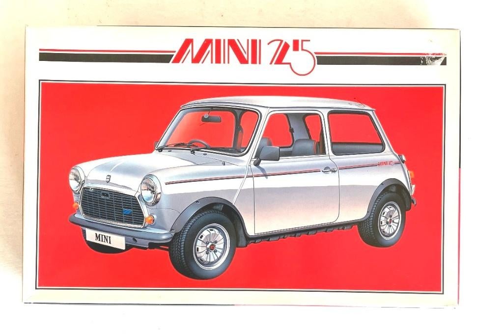 MINI 25 bouwdoos Fujimi schaal 1:24., Hobby & Loisirs créatifs, Modélisme | Voitures & Véhicules, Comme neuf, Voiture, Plus grand que 1:32