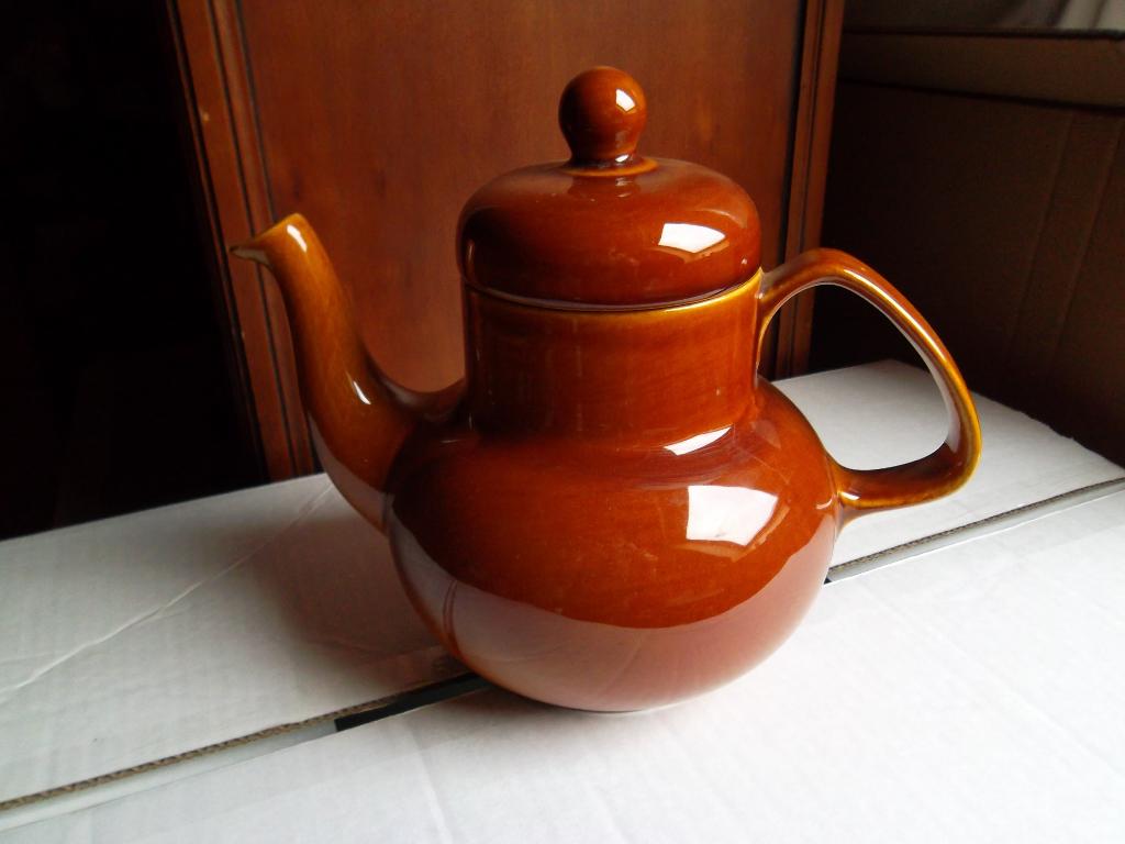 Bruine theepot, Ophalen of Verzenden, Zo goed als nieuw, Overige typen
