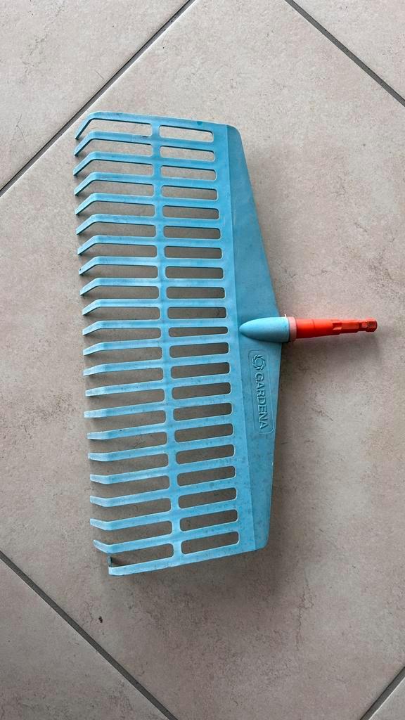 Râteau à gazon Gardena - sans manche, Jardin & Terrasse, Outils à main, Utilisé, Râteau, Enlèvement
