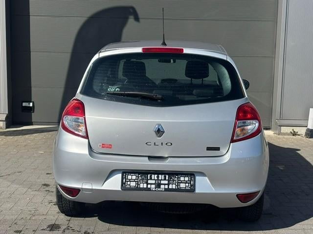 Renault Clio benzine, Auto's, Voorwielaandrijving, Stof, USB, Zwart