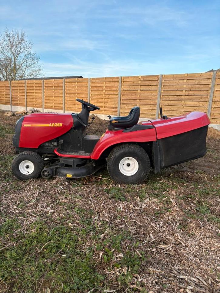 Laser zitmaaier, Tuin en Terras, Zitmaaiers, Gebruikt, 90 tot 120 cm, Opvangbak, Ophalen