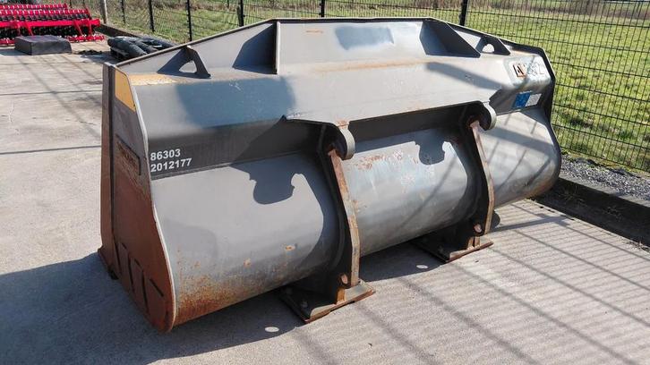 Volvo wheel loader bucket 2.70m wide 2.7m3 for L90, Zakelijke goederen, Machines en Bouw | Onderdelen