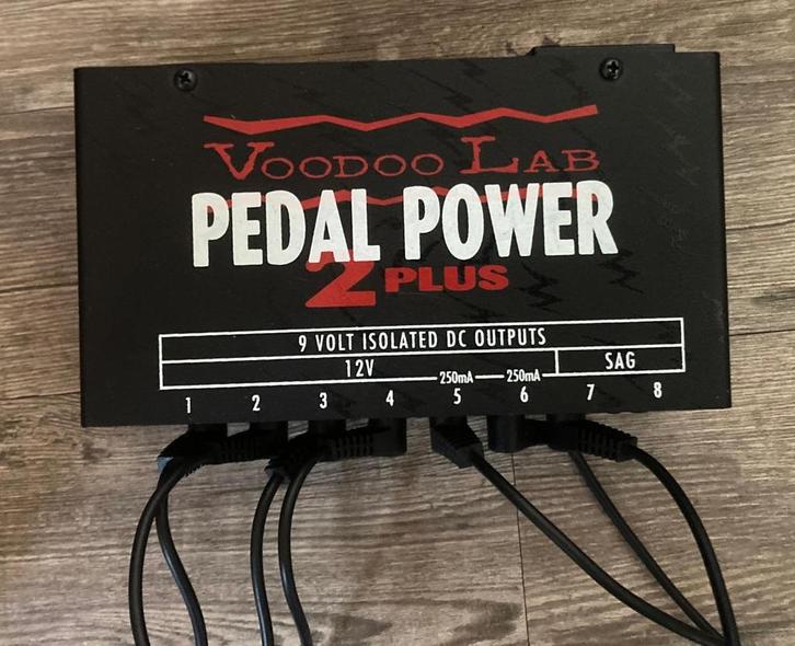 Voodoo Lab Pedal Power 2 Plus, Muziek en Instrumenten, Effecten, Zo goed als nieuw, Ophalen