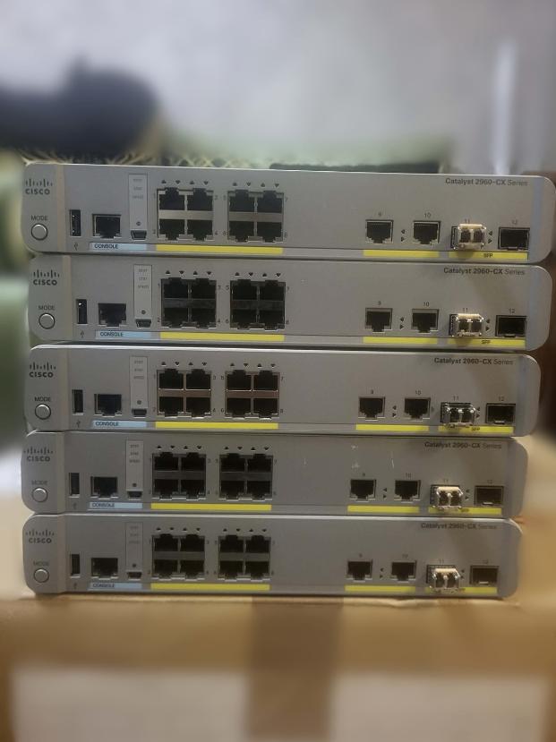 Cisco Catalyst 2960-CX switch, Computers en Software, Netwerk switches, Ophalen of Verzenden