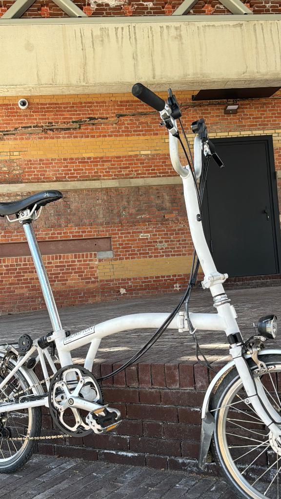 Brompton H6R 6vitesses blanc éclairage dynamo porte bagage, Vitesses, Brompton, Comme neuf, Enlèvement