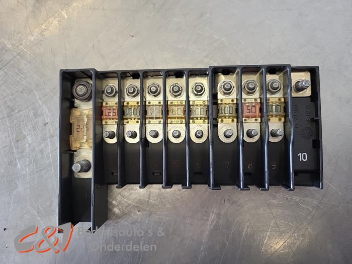 Boîte à fusibles d'un Volkswagen Transporter, Volkswagen, -, 3 mois de garantie, Utilisé