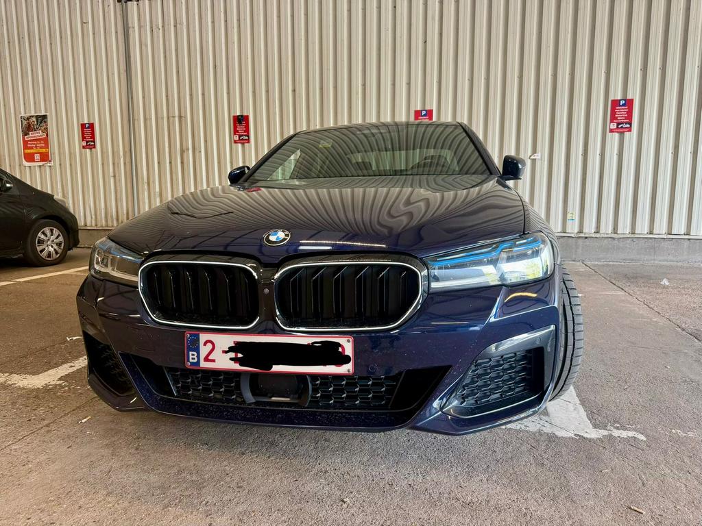 Entretien par le concessionnaire Bmw 545e 2020 140 000 km, Autos, BMW, Particulier, Série 5, Caméra 360°, 4x4, ABS, Caméra de recul