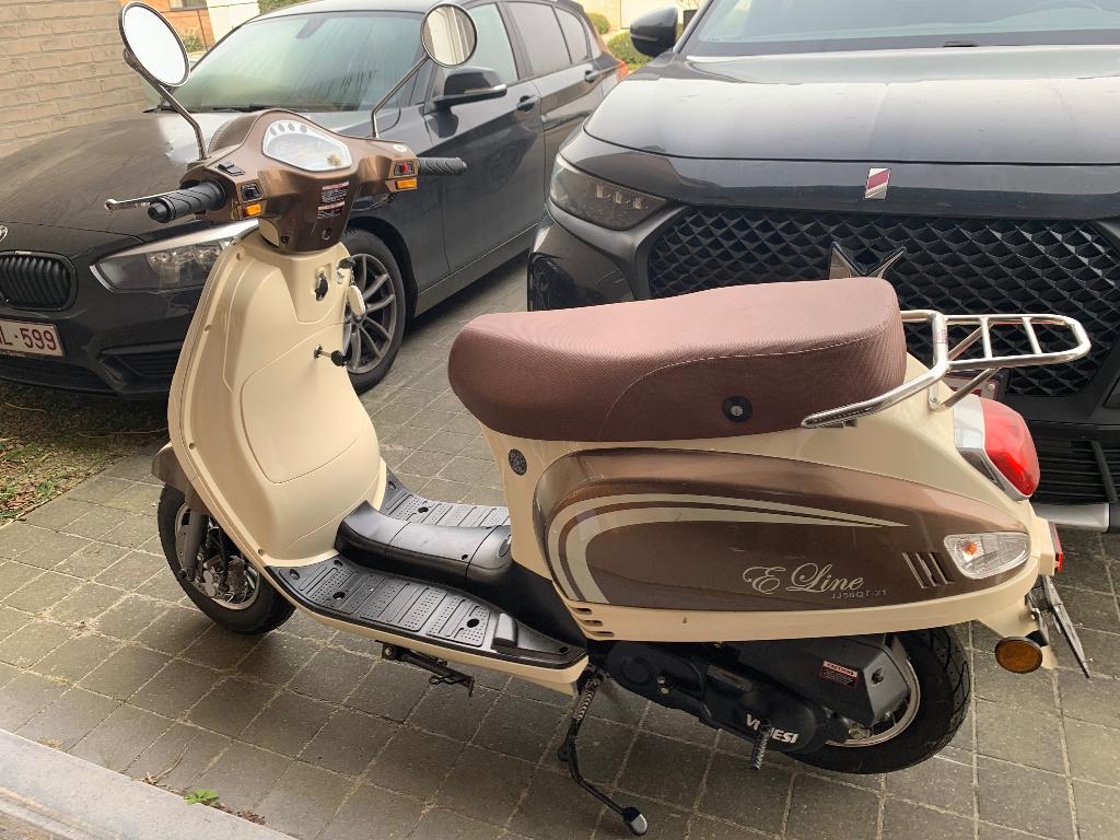 Bromfiets klasse B, Fietsen en Brommers, Snorfietsen en Snorscooters, Zo goed als nieuw, Overige merken, Benzine, Ophalen