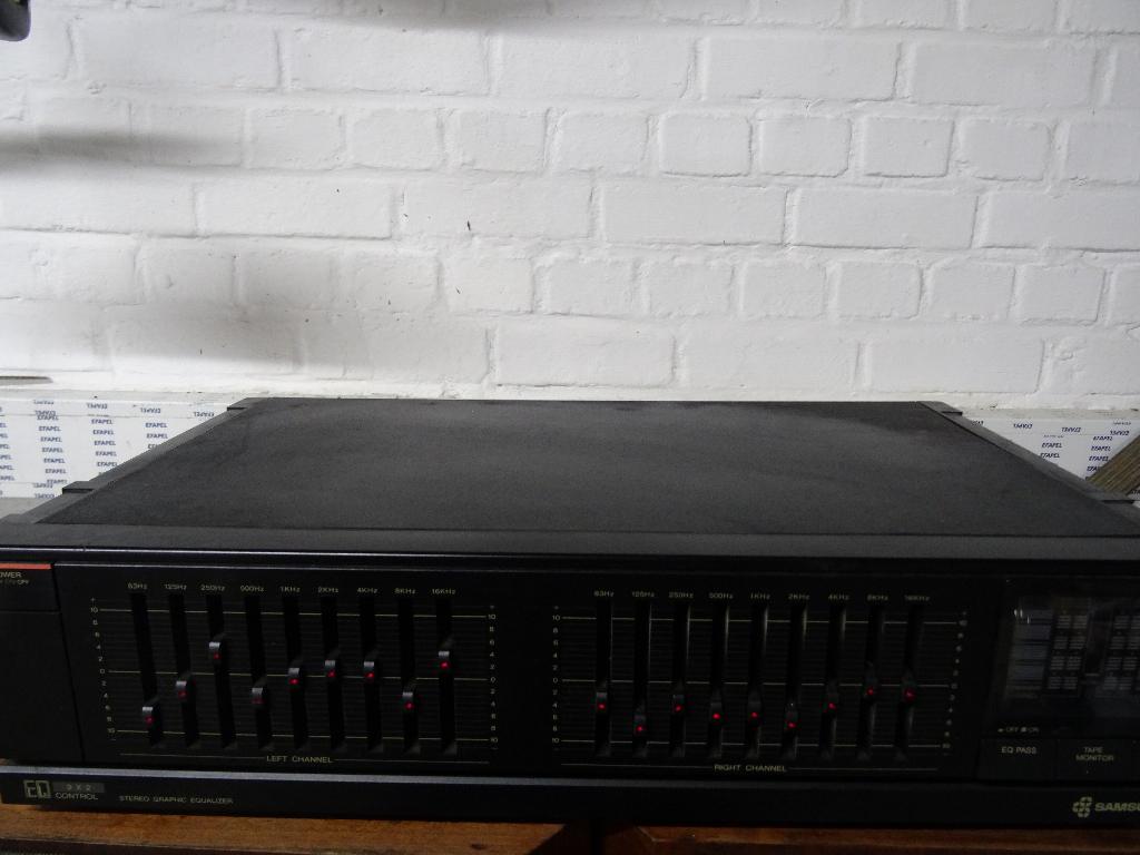 equalizer samsung, Enlèvement ou Envoi, Utilisé, Equalizer ou Égaliseur