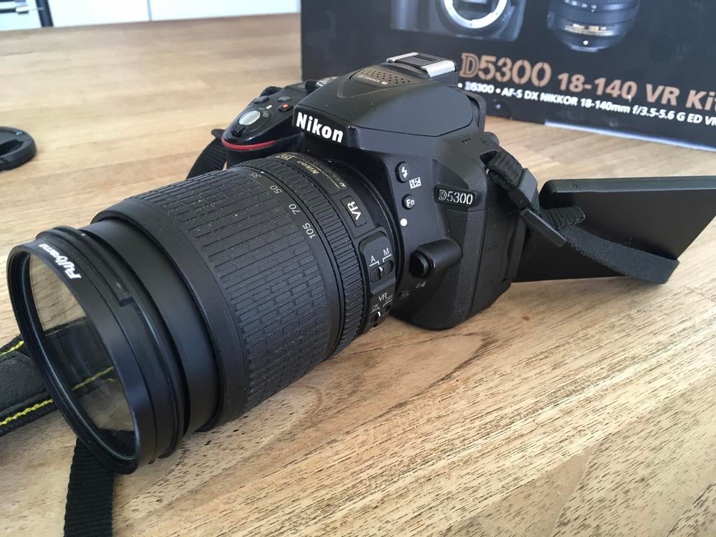 Nikon D5300 met zoom 18-105 nikkor DX VR, Ophalen, Spiegelreflex, Zo goed als nieuw, Nikon