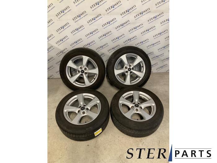 Velgen set + winterbanden van een Mercedes S-Klasse, Auto-onderdelen, Banden en Velgen, Personenwagen, Gebruikt, 3 maanden garantie