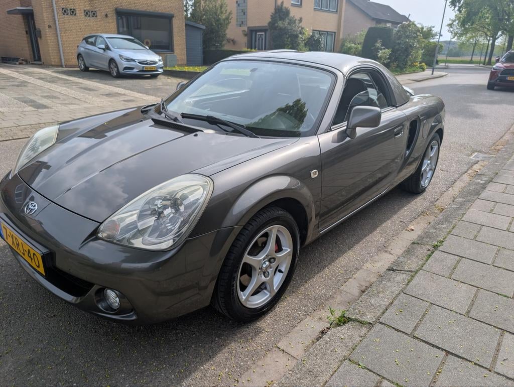 Toyota MR2 facelift, Achterwielaandrijving, 4 cilinders, Cabriolet, Leder