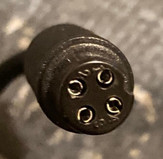 Chargeur 63V 1.1A fiche 4 pin, Enlèvement ou Envoi, Neuf