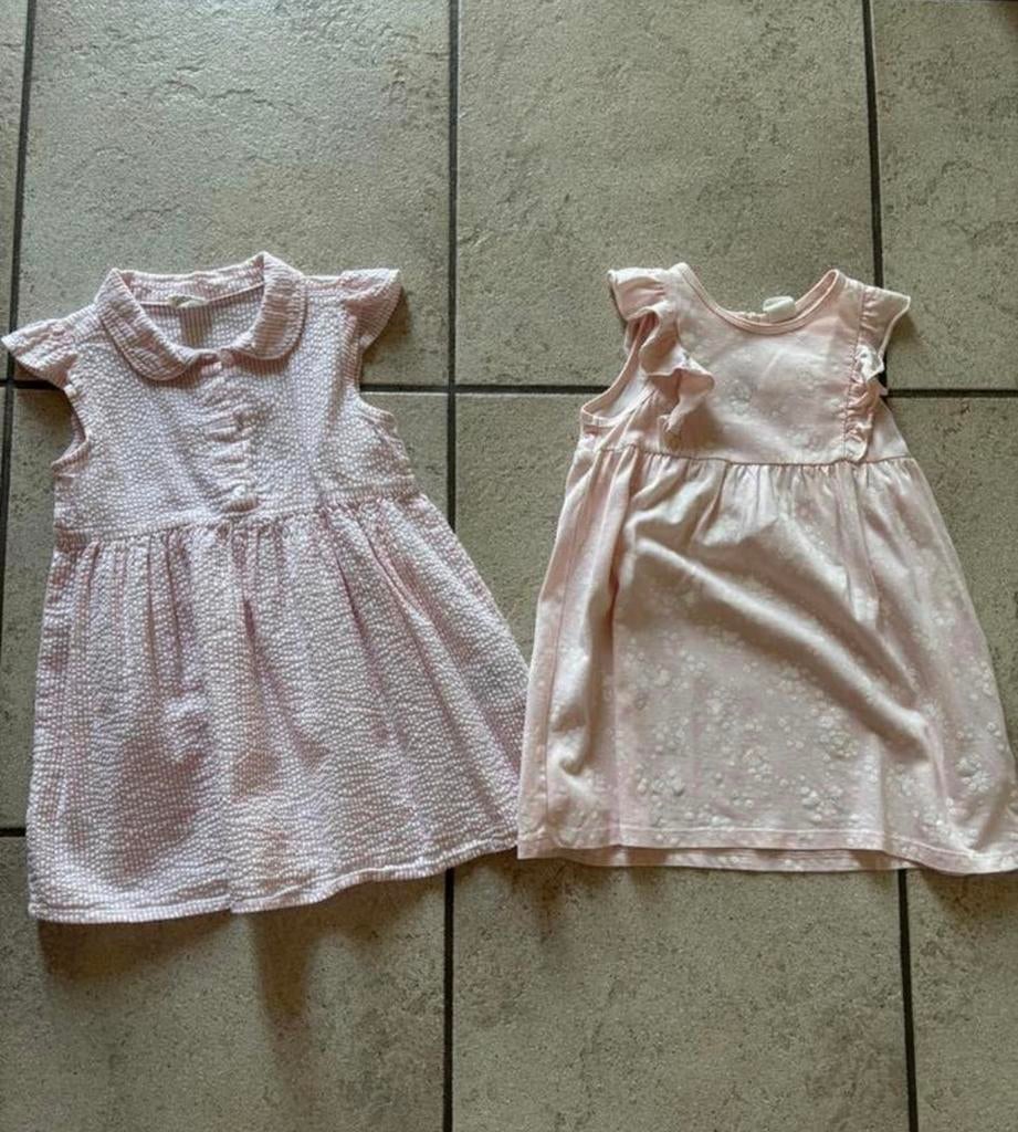 2 roze kleedjes, Enfants & Bébés, Vêtements de bébé | Taille 86, Enlèvement, Comme neuf