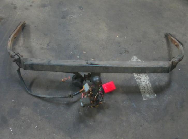 ATTELAGE REMORQUE Ford Focus 2 Wagon (01-2004/09-2012), Autos : Pièces & Accessoires, Suspension & Châssis, Ford, Utilisé