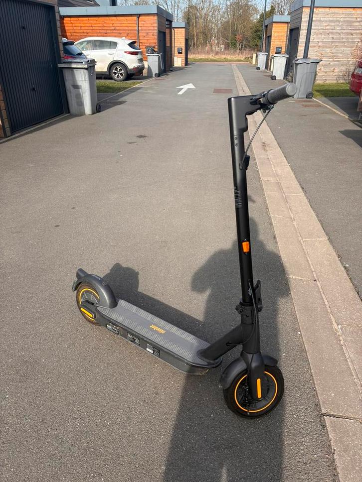 Trotinette Ninebot G30 E2, Vélos & Vélomoteurs, Trottinettes, Comme neuf, Enlèvement