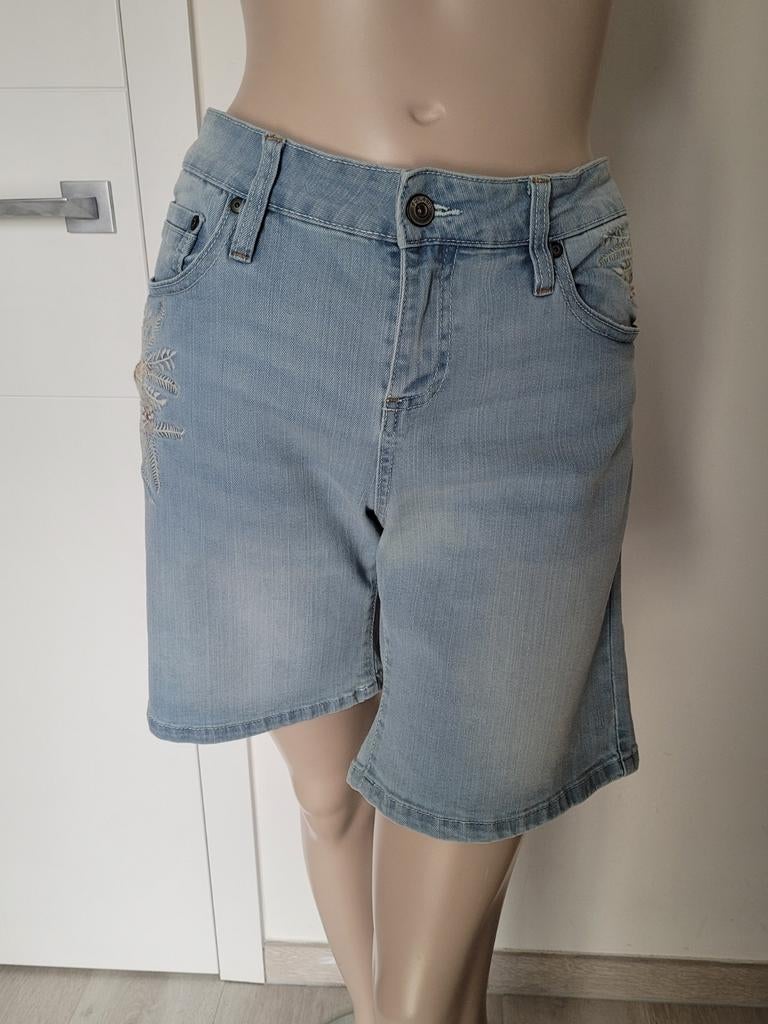 Jeans short Trend One maat 42, Kleding | Dames, Spijkerbroeken en Jeans, Ophalen of Verzenden