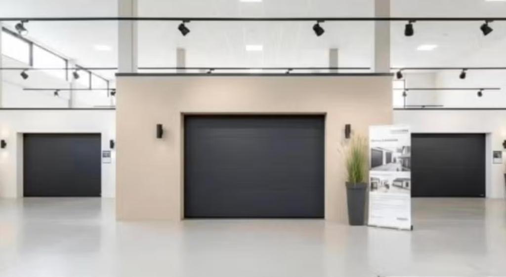 sectionale garagepoort showroommodel, Ophalen