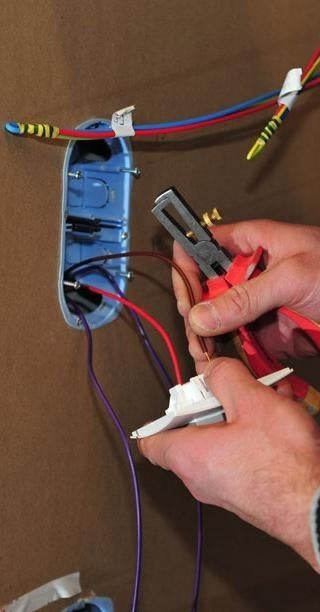 ELEKTRICIEN, Diensten en Vakmensen, Elektriciens, 24-uursservice, Garantie