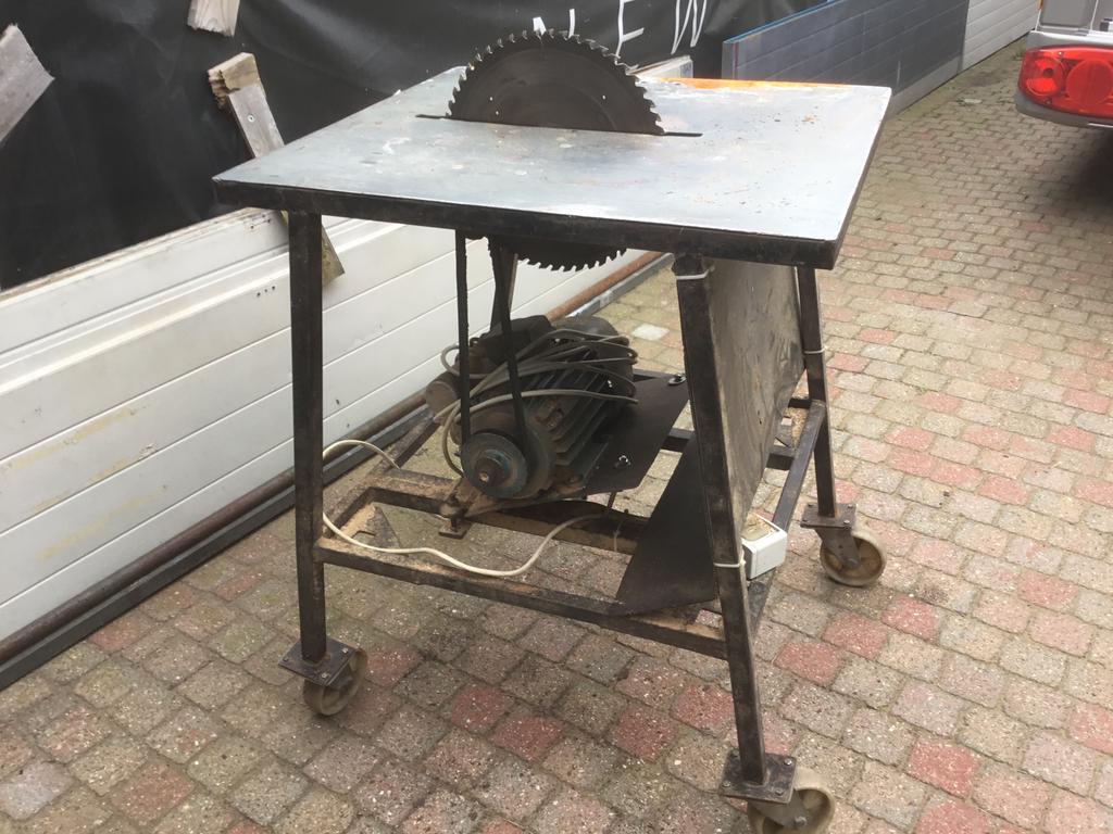 Tafelzaagmachine op wielen, Ophalen, Zo goed als nieuw