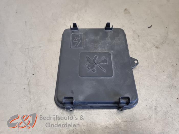 Boîte à fusibles d'un Renault Trafic, Renault, -, 3 mois de garantie, Utilisé