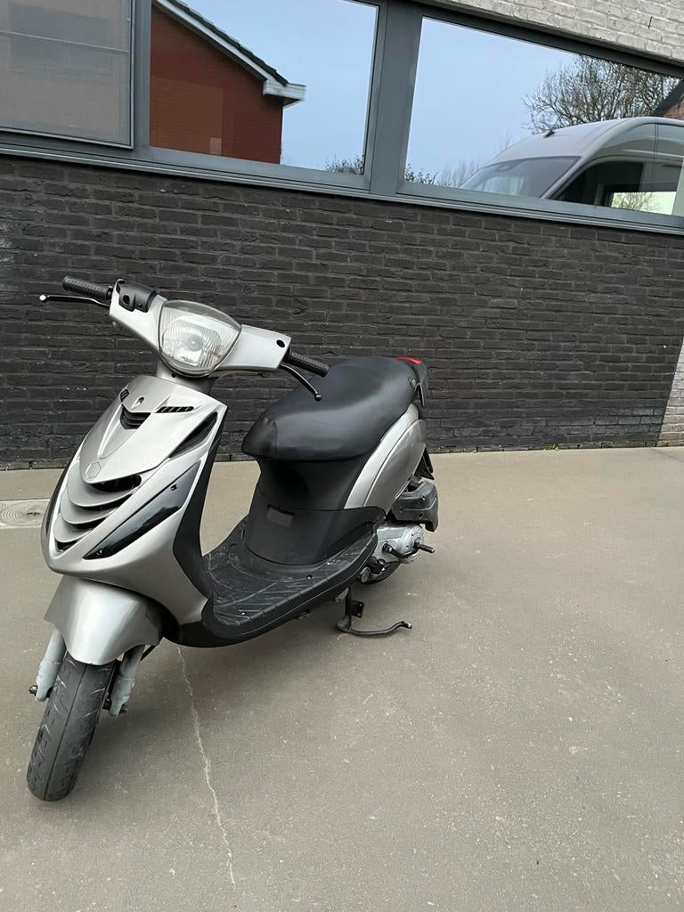 Piaggio zip a klassen, Vélos & Vélomoteurs, Scooters | Piaggio, Comme neuf, Zip, Enlèvement