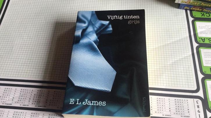 E.L. James - Vijftig tinten grijs(c2), Boeken, Literatuur, Gelezen, Amerika, Ophalen of Verzenden