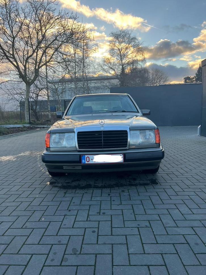 Mercedes w124 300d uit het jaar 1989, Auto's, Mercedes-Benz, Particulier, E-Klasse, ABS, Diesel, Leder, Ophalen