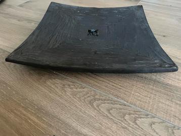 Decoratief schaal of bord beschikbaar voor biedingen