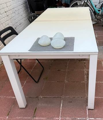 Moderne tuintafel met parasol 450€ beschikbaar voor biedingen