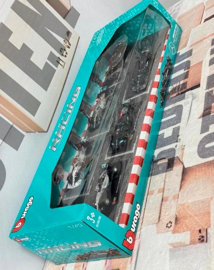 Bburago 1:43 6 Model-Autos ! Mercedes-AMG Petronas Formule 1, Verzamelen, Automerken, Motoren en Formule 1, Nieuw, Formule 1, Ophalen of Verzenden