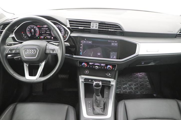 (2BAM434) AUDI Q3, Auto's, Audi, Bedrijf, Te koop, Q3, Metaalkleur, Benzine, Euro 6, SUV of Terreinwagen, 5 deurs, Automaat, Zilver of Grijs